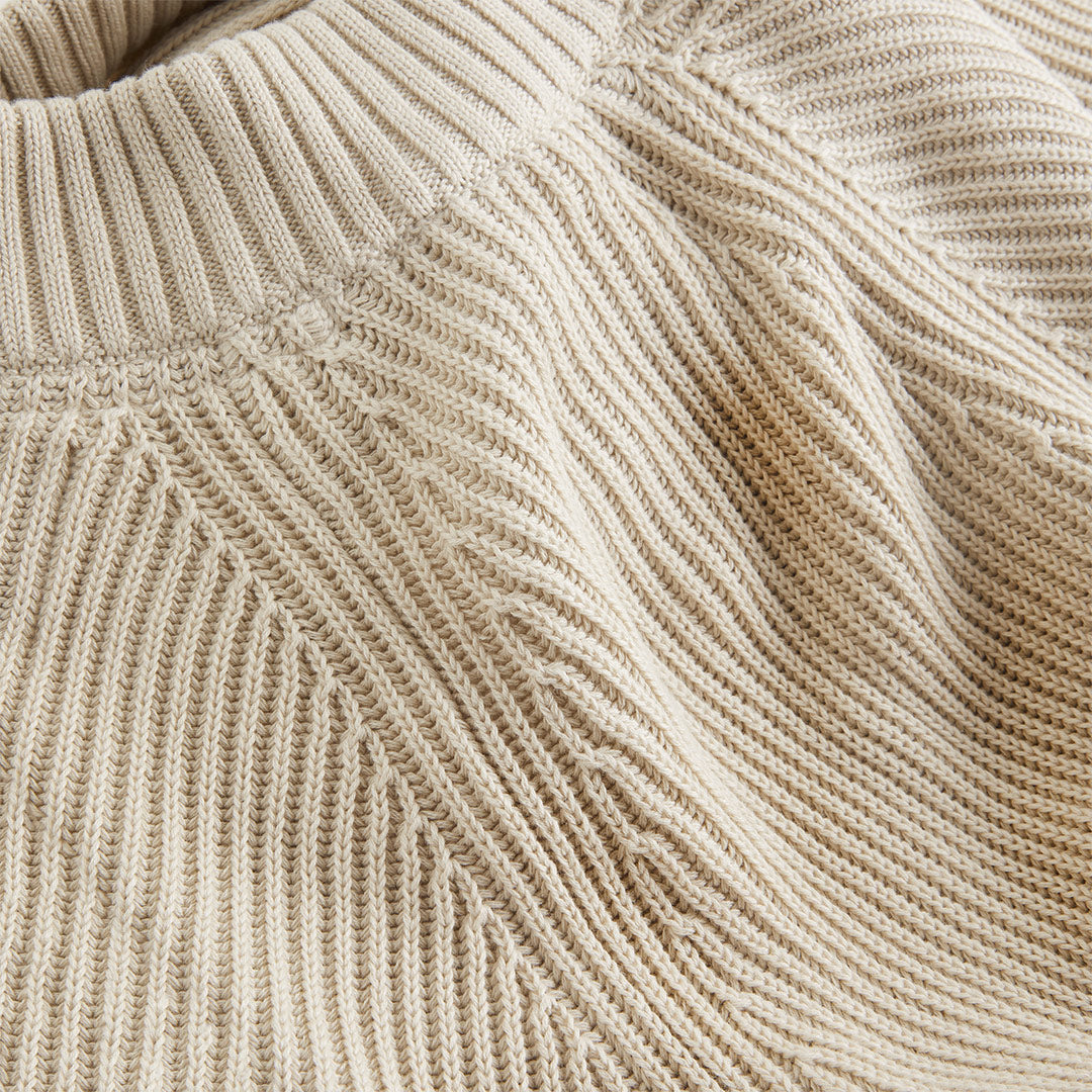 LOGO TAB SWEATER